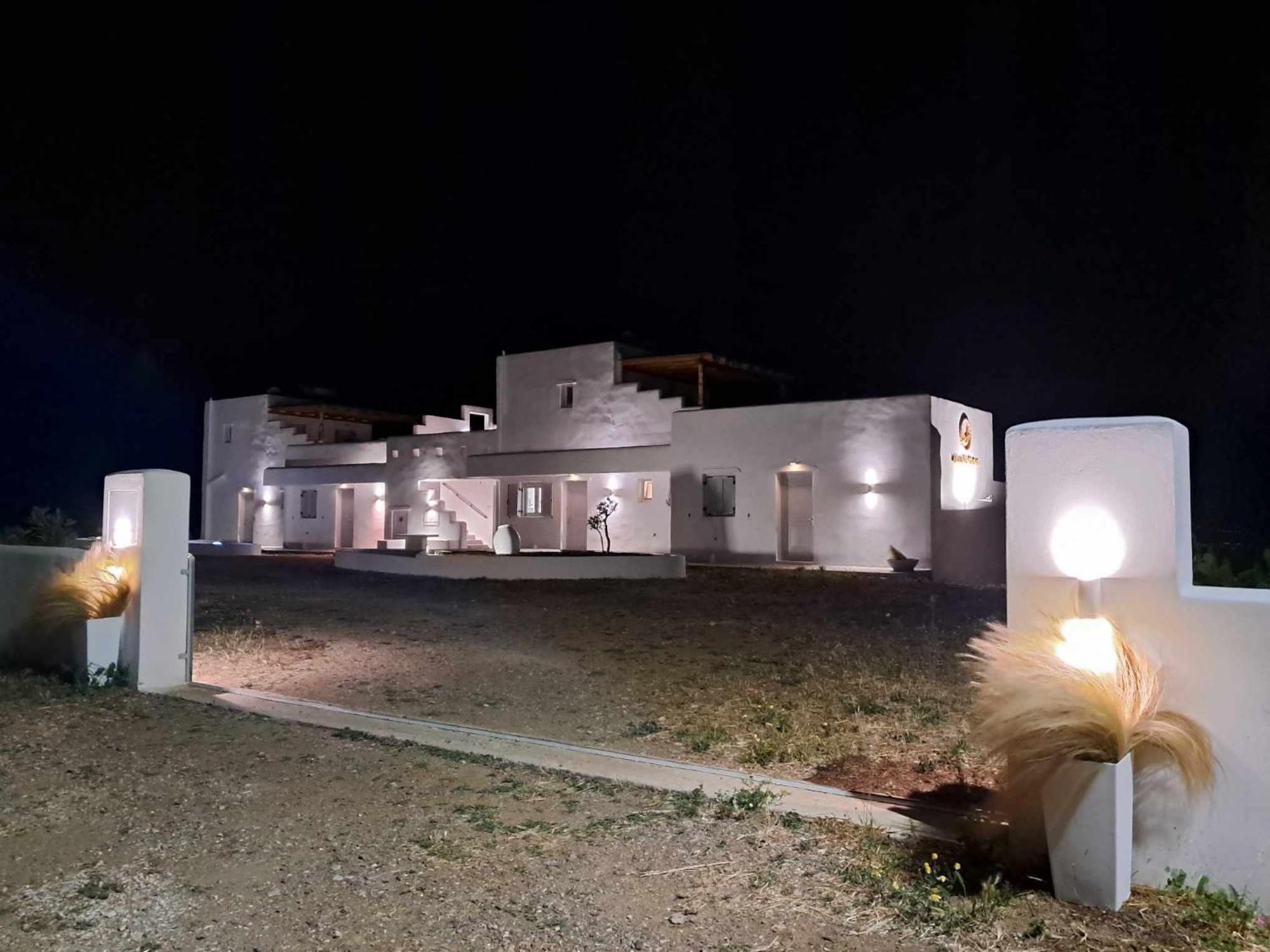 Ariadne'S Crown Luxury Suites With Private Pool Vivlos Bagian luar foto